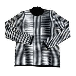 T Tahari Mock Neck Long Sleeve Black and White Houndstooth Cozy Preppy Sweater M